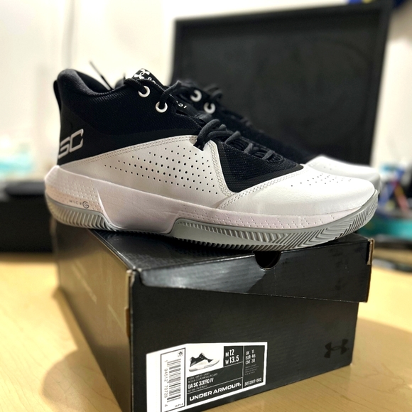 UNDER ARMOUR SC30 - Picture 2 of 3